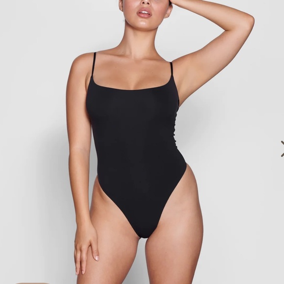 *SOLD* SKIMS Fits Everybody Cami Bodysuit - Picture 1 of 4